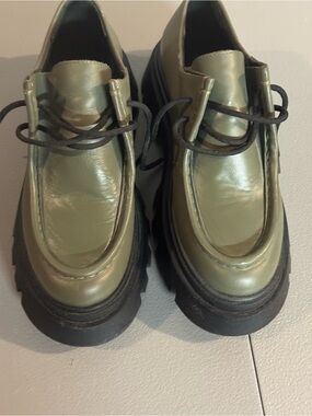 ALOHAS Olive Green Chunky Sole Lace-Up Loafers
